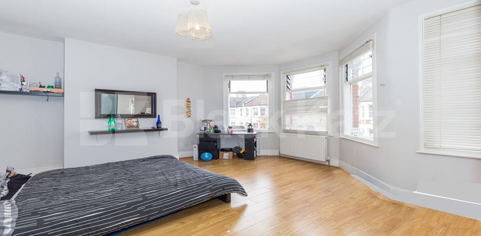 			FIVE DOUBLES AND A GARDEN!, 5 Bedroom, 2 bath, 2 reception House			 Falkland Road, Turnpike Lane